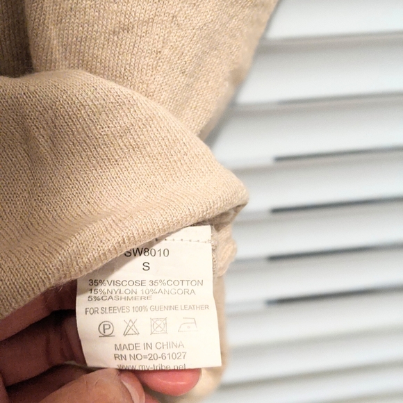 Neiman Marcus Asymmetrical Leather Accent Top - Picture 2 of 4